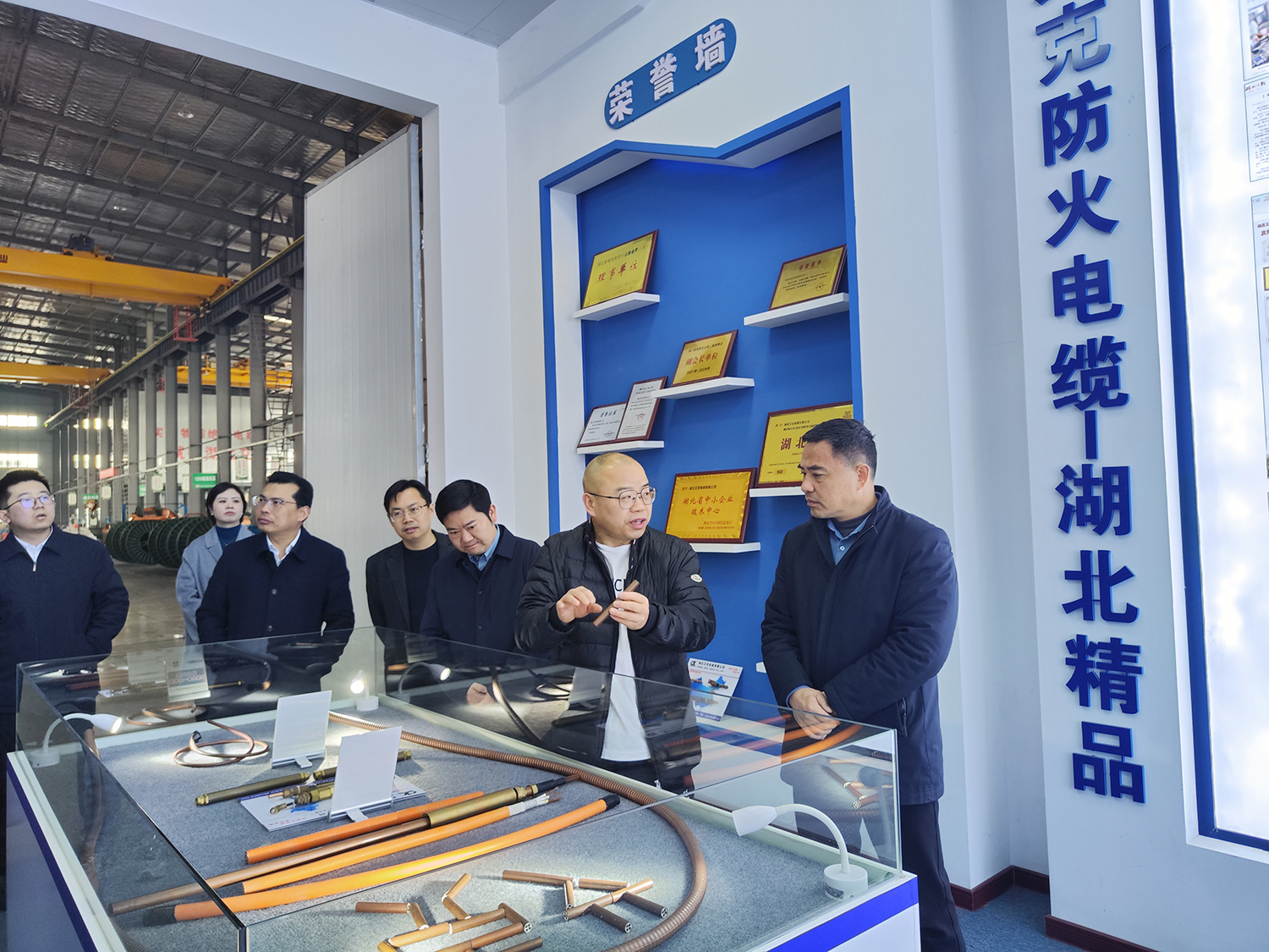 湖北省市场监管局党组成员、副局长邓仲林，质量监督处处长丁苛莅临湖北艾克调研指导工作